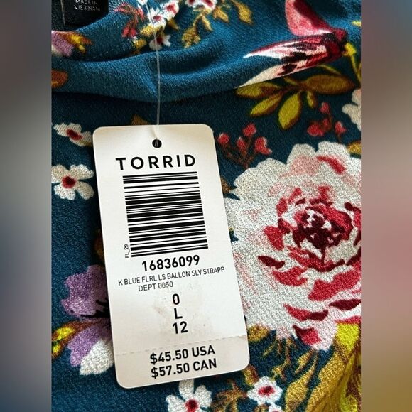 NWT Torrid floral strappy cold shoulder balloon sleeve‎ top 0X - Picture 12 of 16